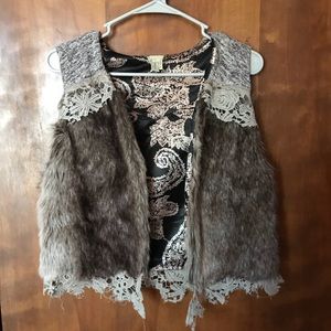 Short fur vest ** worn twice**